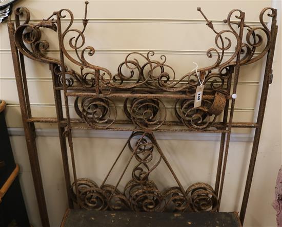 Three iron gates, all H.126cm